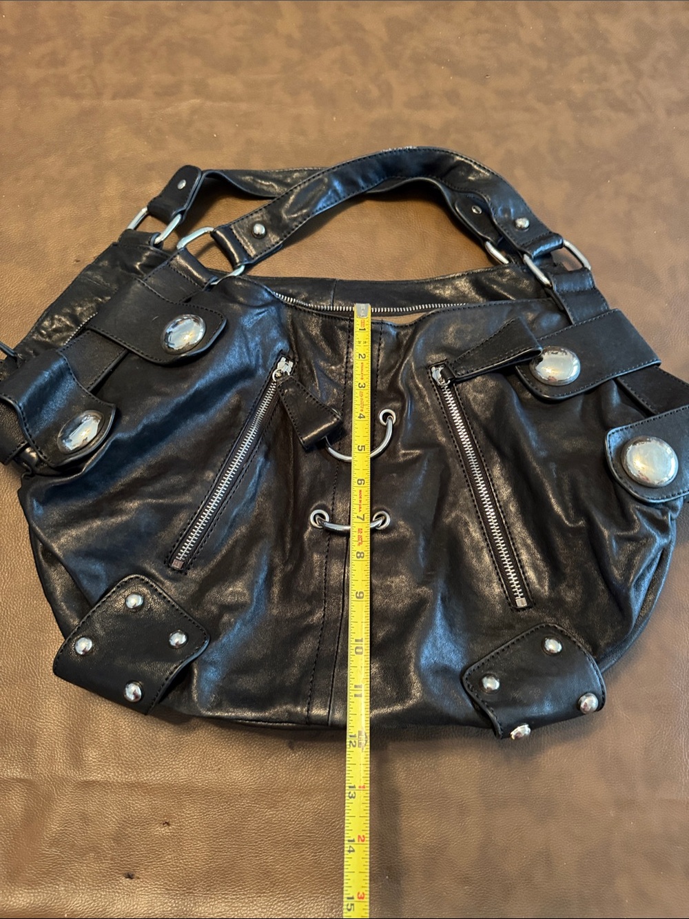 Stylish Black Shoulder Bag with Silver Accents - Picture 5 of 7